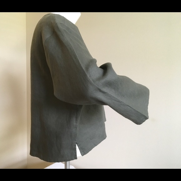 Linen 3/4 Sleeve Top by Uniform - Picture 4 of 4